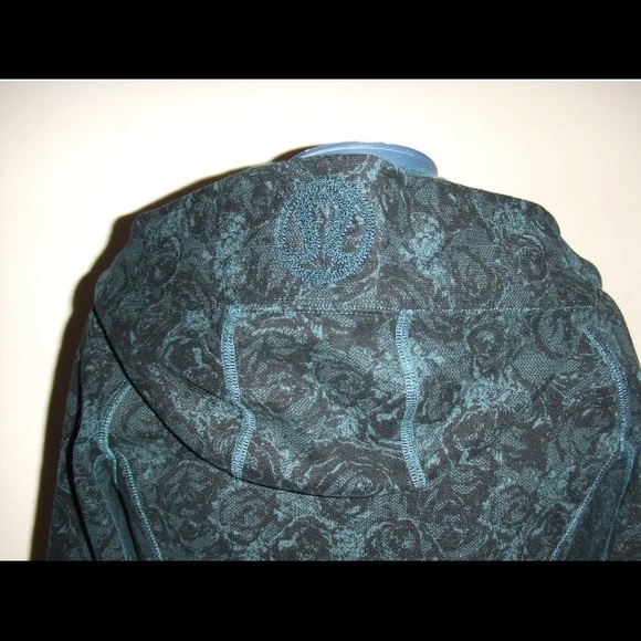 Lululemon Scuba Hoodie Women Size 4 =XS Rose Alberta Lake New with Tag - Picture 8 of 9